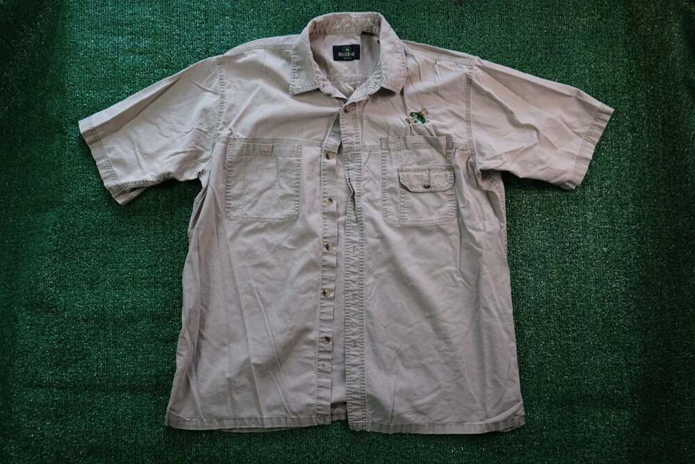 Vintage Men's XL Khaki Short Sleeve Fishing Shirt with Bass Embroidery
